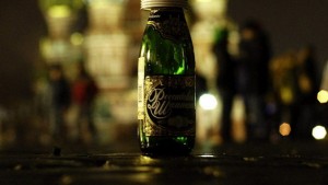 МВД рекомендует не покупать алкоголь в пластиковых канистрах