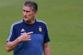 Вернувший Месси в сборную Аргентины тренер покинул свой пост