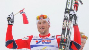 Норвежский лыжник Нортуг спел в честь дня рождения Устюгова
