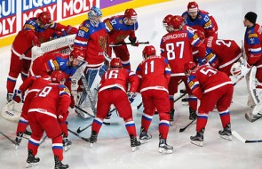 Сборная России по хоккею поедет в Кельн на полуфинал ЧМ на поезде