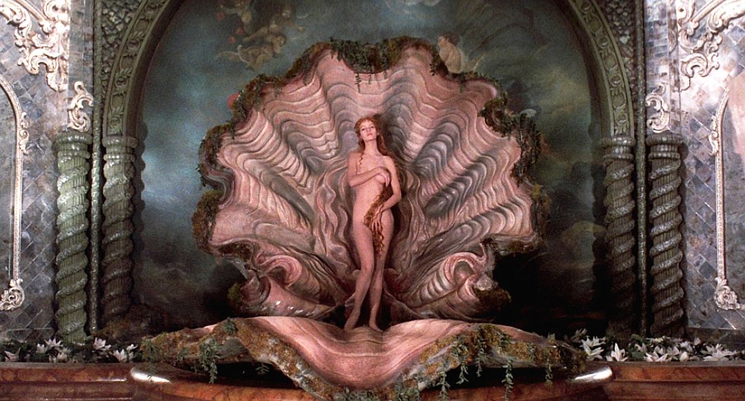 В «Мюнхгаузене» Ума изображает Венеру Ботичелли.