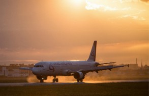 Эксперты назвали авиакомпании, которые чаще других срывают рейсы