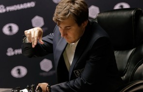 Карякин сыграл вничью с Каруаной на шахматном супертурнире в Ставангере