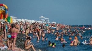 ФОМ: большинство россиян не одобряют введение курортного сбора