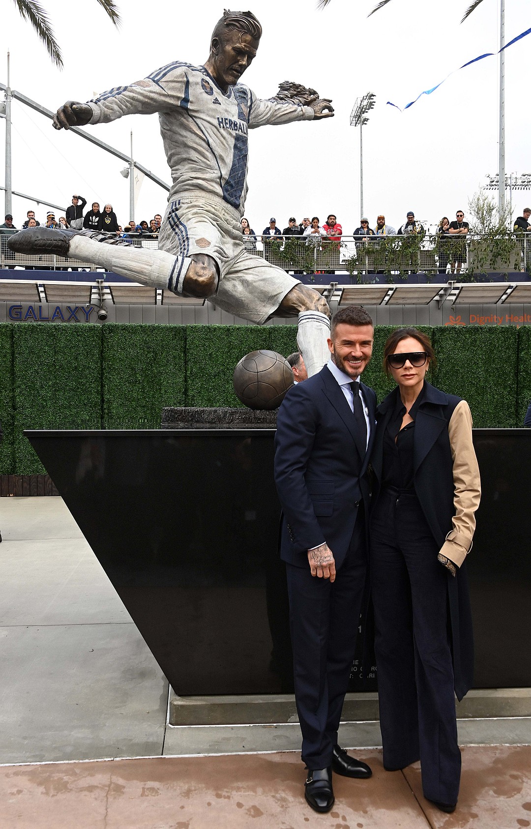 В Лос-Анджелесе установили статую футболисту Дэвиду Бекхэму