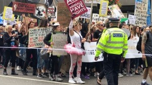По Лондону прошли маршем несколько тысяч веганов