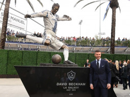 В Лос-Анджелесе установили статую футболисту Дэвиду Бекхэму
