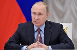 Путин подписал закон о продлении программы материнского капитала
