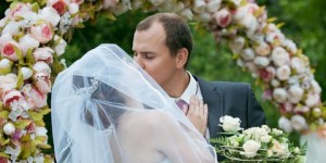Летом россияне женятся вдвое чаще